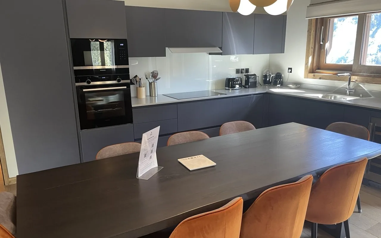 Cuisine d’un chalet de location saisonnière après une rotation